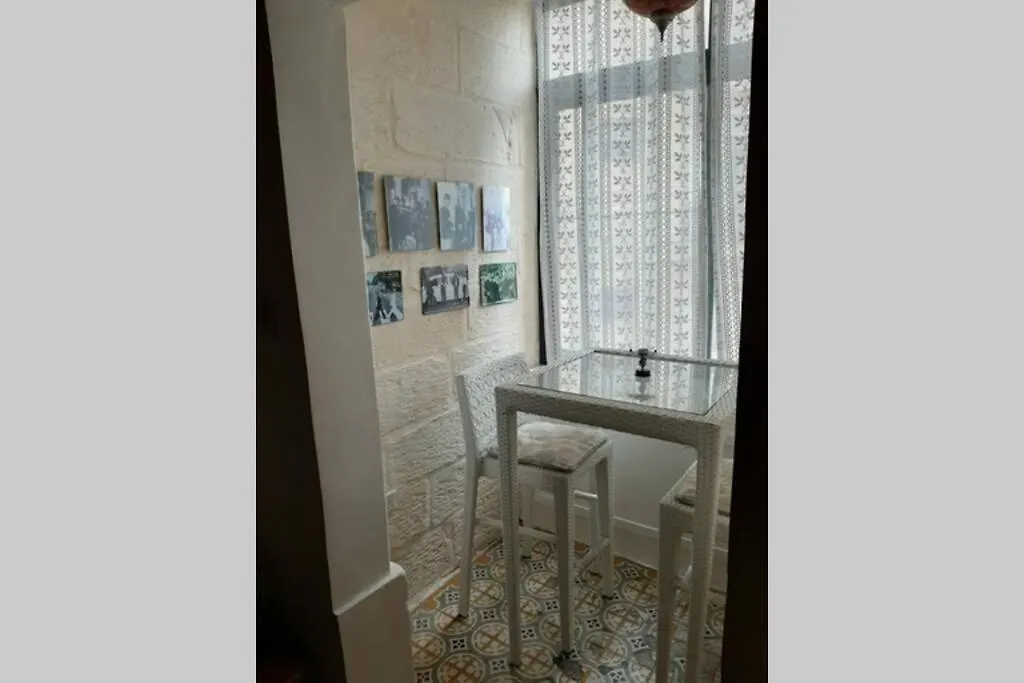 Vittoriosa Holiday Apartment Rental With Ac