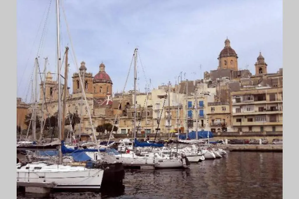 Vittoriosa Holiday Apartment Rental With Ac Malta