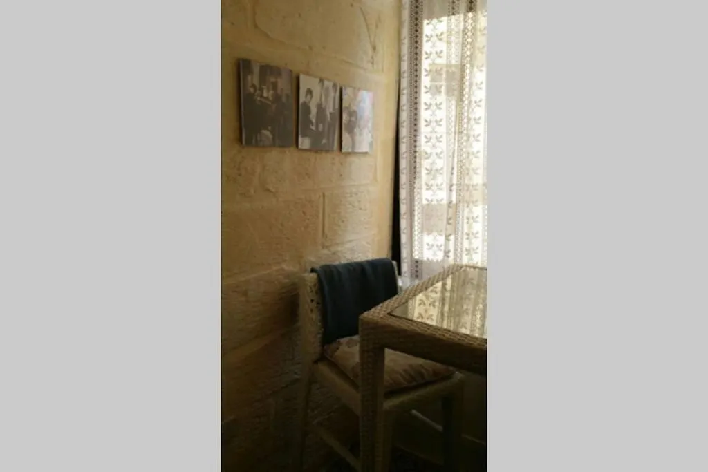 Vittoriosa Holiday Apartment Rental With Ac Birgu