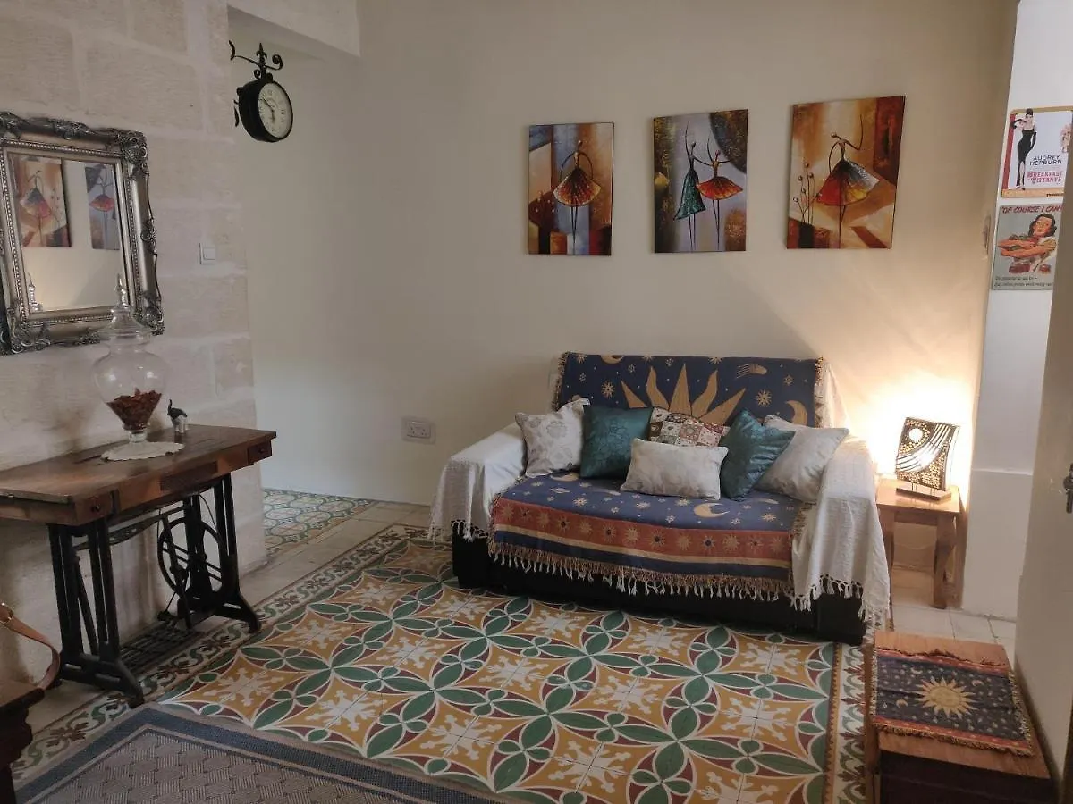 Vittoriosa Holiday Apartment Rental With Ac Malta