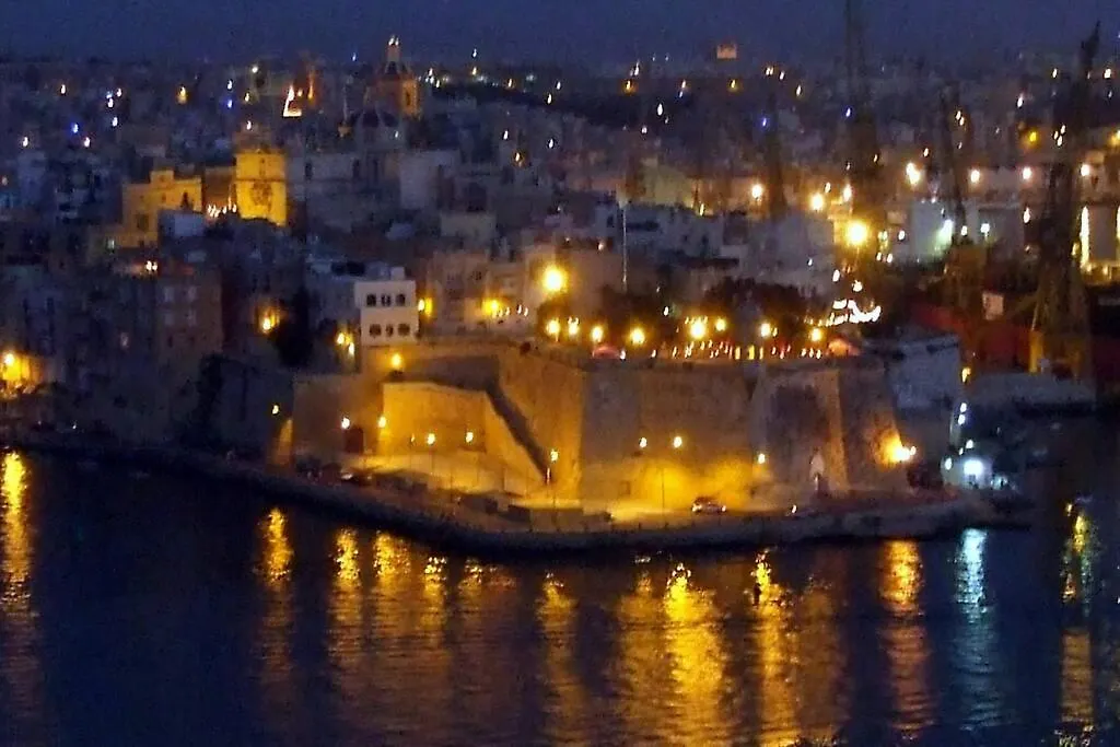 Vittoriosa Holiday Apartment Rental With Ac Malta