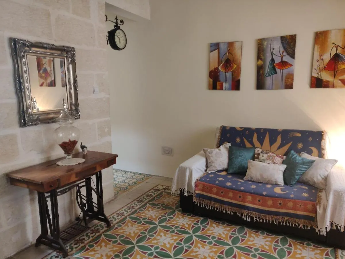 Vittoriosa Holiday Apartment Rental With Ac