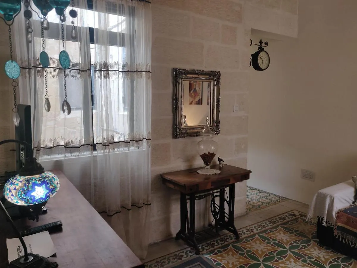 Vittoriosa Holiday Apartment Rental With Ac